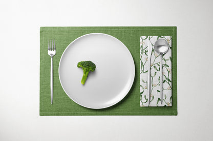 Nature Winter Mistletoe Twigs with Berries Dinner Napkin
